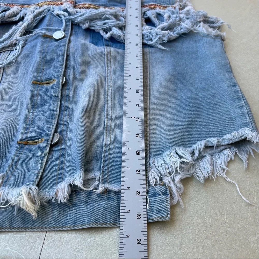 POL Denim Vest with Fringe Women Size M - Picture 5 of 8
